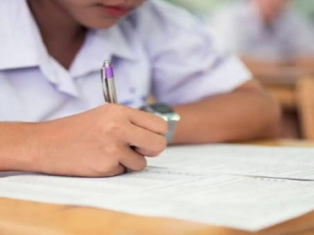 ಮಹಾವೀರ ಜಯಂತಿ ರಜೆ ಬದಲಾವಣೆ ಹಿನ್ನೆಲೆ| ಎಸ್ಎಸ್ಎಲ್ ಸಿ ಹಿಂದಿ ಪರೀಕ್ಷೆ ಮಾ.31ಕ್ಕೆ ಮುಂದೂಡಿಕೆ