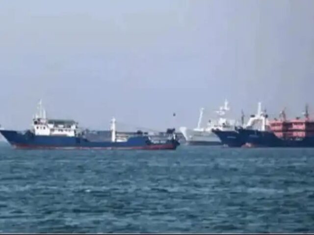 ಹಾರ್ಮೋಜ್ ಜಲಸಂಧಿಯಲ್ಲಿ ಯುದ್ಧ ಭೀತಿ| 18 ಭಾರತೀಯ ಹಡಗುಗಳಿಗೆ ದಿಗ್ಭಂಧನ| ತೈಲ ಪೂರೈಕೆಯಲ್ಲಿ ವ್ಯತ್ಯಯ ಸಾಧ್ಯತೆ