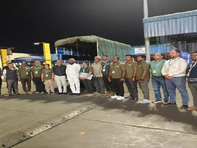 ದ.ಆಫ್ರಿಕಾದಿಂದ ಬೆಂಗಳೂರಿಗೆ ಬಂದಿಳಿದ 4 ಚೀತಾಗಳನ್ನು ಸ್ವಾಗತಿಸಿದ ಸಚಿವ ಖಂಡ್ರೆ