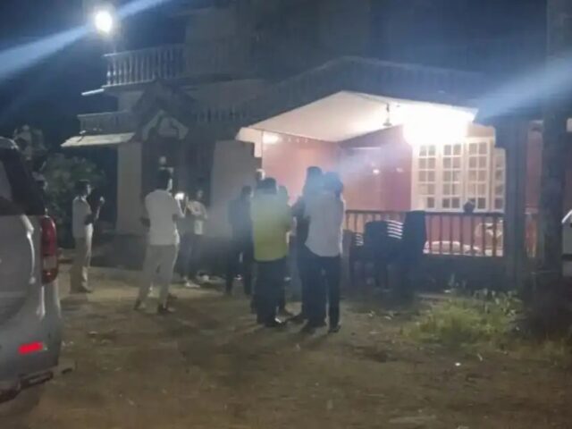 ಕಡಬ: ಕೆರ್ಮಾಯಿಯ‌ ಮನೆಯೊಂದರಲ್ಲಿ ಅಕ್ರಮ ಮತಾಂತರ, ಅನೈತಿಕ ಚಟುವಟಿಕೆ ಆರೋಪ| ಪ್ರವಾಸಕ್ಕೆ ಬಂದ ಜನ ಎಂದು ಸ್ಪಷ್ಟನೆ ನೀಡಿದ ಪೊಲೀಸರು