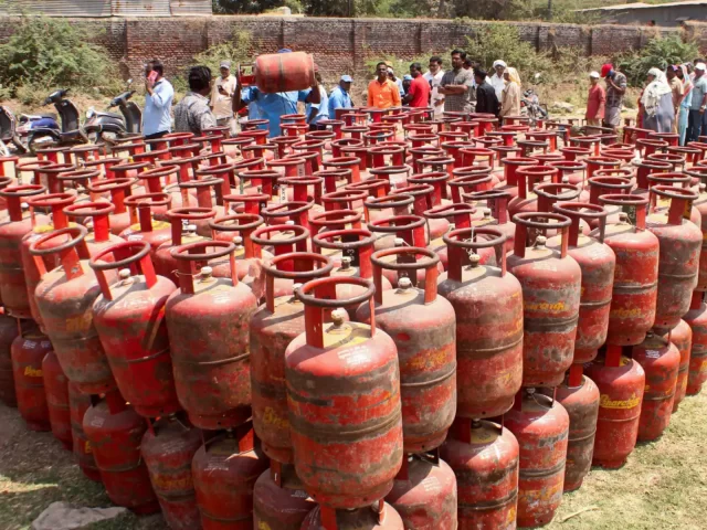 ಇನ್ಮುಂದೆ ಈ ಗ್ರಾಹಕರಿಗೆ ಸಿಗಲ್ಲ LPG ಸಿಲಿಂಡರ್!