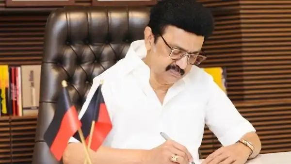 ತಮಿಳುನಾಡು ಸಿಎಂ ಸ್ಥಾನಕ್ಕೆ ಎಂ.ಕೆ ಸ್ಟಾಲಿನ್ ರಾಜೀನಾಮೆ