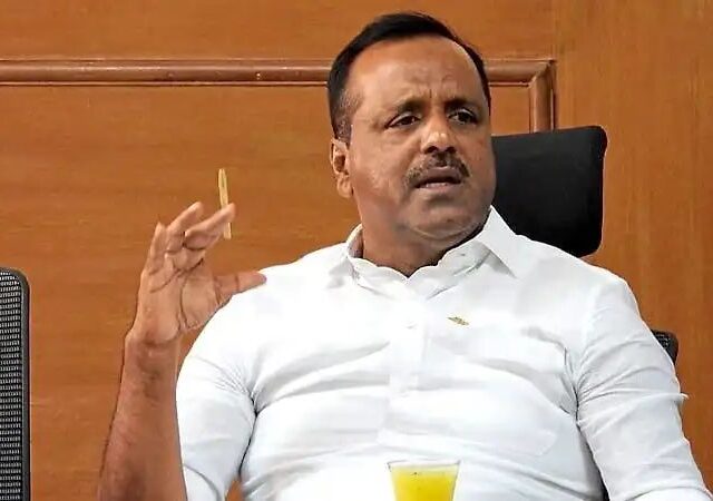 ಕುದ್ರೋಳಿ ದೇವಸ್ಥಾನಕ್ಕೆ ಸಚಿವ ಖಾದರ್ ಭೇಟಿ