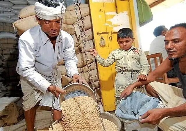 ಅಂತ್ಯೋದಯ ಪಡಿತರದಾರರಿಗೆ ಶಾಕ್ ನೀಡಿದ ಕೇಂದ್ರ| ಪ್ರತಿ ಸದಸ್ಯರಿಗೆ 7 ಕೆ.ಜಿ ಅಕ್ಕಿ ನೀಡಲು ಚಿಂತನೆ