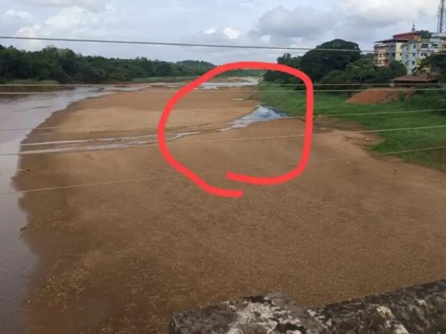 ಉಪ್ಪಿನಂಗಡಿ: ಜೀವನದಿ ನೇತ್ರಾವತಿಗೆ ನೇರವಾಗಿ ಸೇರುತ್ತಿದೆ ವಸತಿ, ಶೌಚಾಲಯಗಳ ತ್ಯಾಜ್ಯ ನೀರು!! ಕಣ್ಮುಚ್ಚಿ ಕುಳಿತ ಆರೋಗ್ಯ ಇಲಾಖೆ