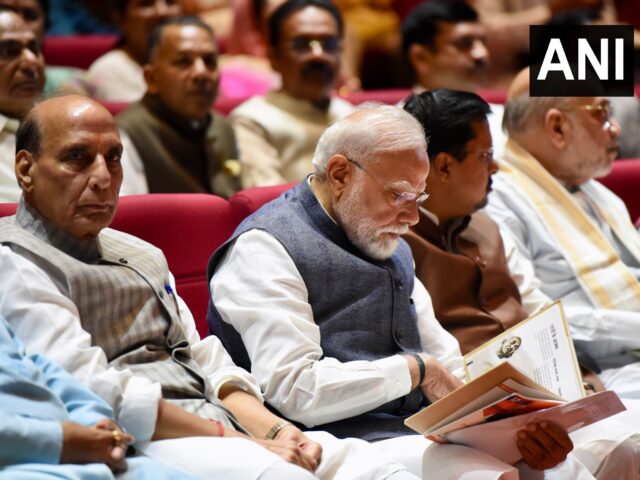 “ಮಕ್ಕಳನ್ನು ಪ್ರಚೋದಿಸಬೇಡಿ, ಸರಿಯಾದ ದಾರಿ‌ ತೋರಿಸಿ”| ಎನ್ ಡಿಎ ಸಂಸದರಿಗೆ ಪ್ರಧಾನಿ ಕಿವಿಮಾತು