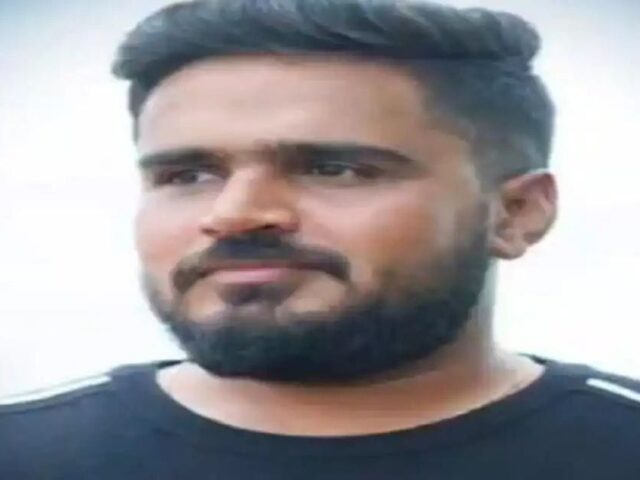 ಆಟವಾಡುತ್ತಾ ಟ್ರಾಕ್ಟರ್ ಕೀ ಆನ್ ಮಾಡಿದ ಮಗು| ತಂದೆ ದಾರುಣ ಸಾವು