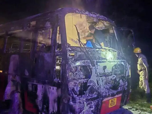 ಸುಬ್ರಹ್ಮಣ್ಯ: ಹೊತ್ತಿ ಉರಿದ‌ KSRTC ಬಸ್| ಚಾಲಕನ ಸಮಯಪ್ರಜ್ಞೆಯಿಂದ 37 ಪ್ರಯಾಣಿಕರು ಪಾರು